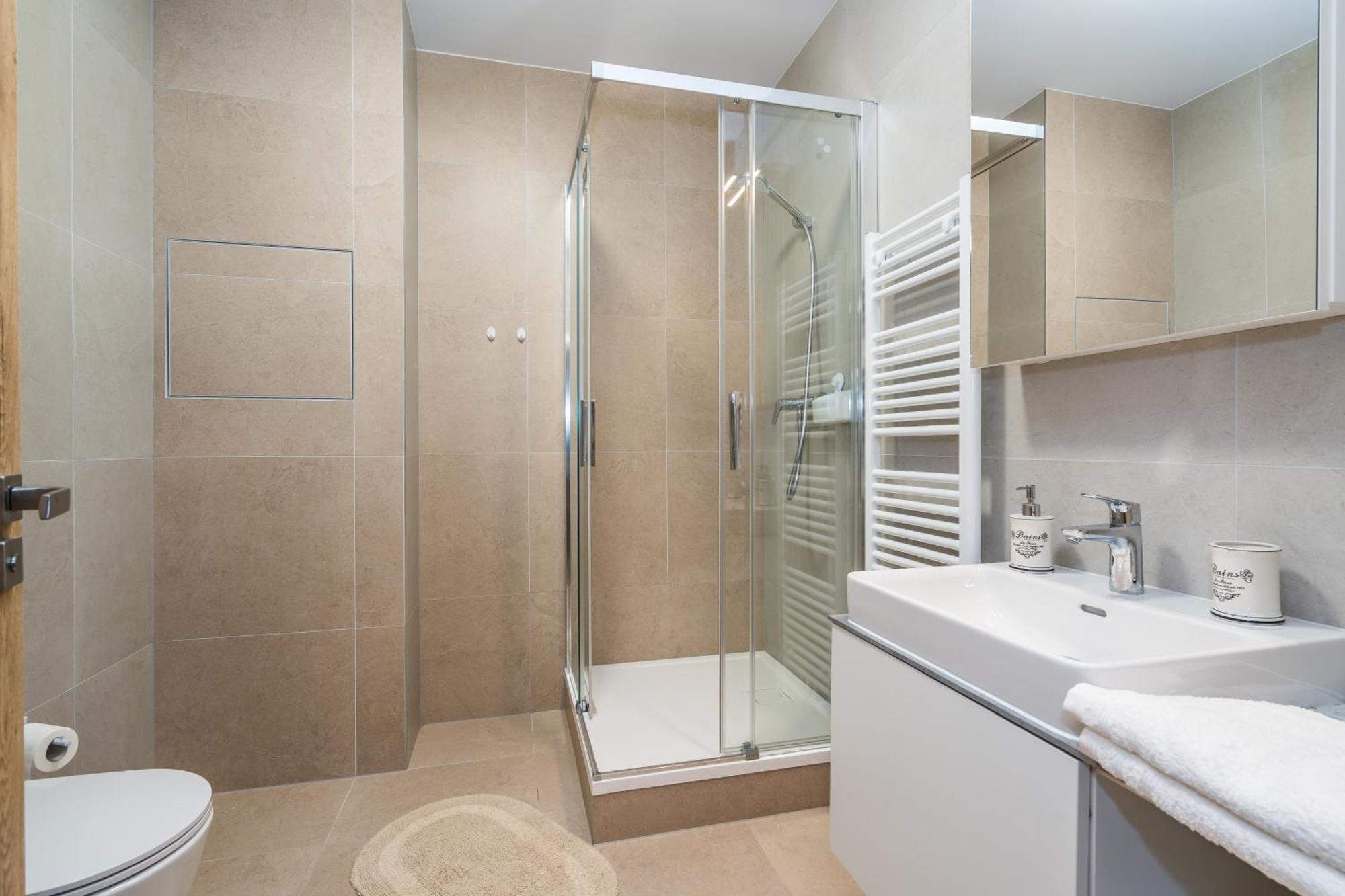 Апартаменти Perla Hradce 302 Градець-Кралове Екстер'єр фото